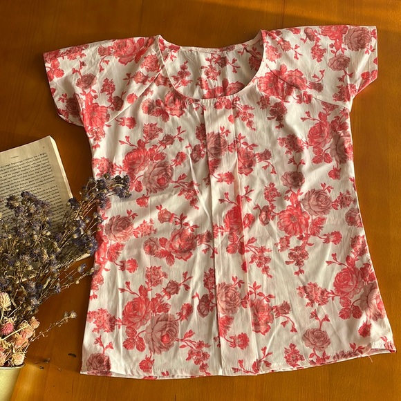 FLAT Rs. 500/- (free ship) Floral rose pattern crepe box pleat top